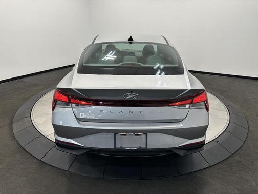 Shimmering Silver Pearl 2021 Hyundai ELANTRA SEL