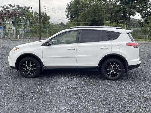 2018 Toyota RAV4 SE
