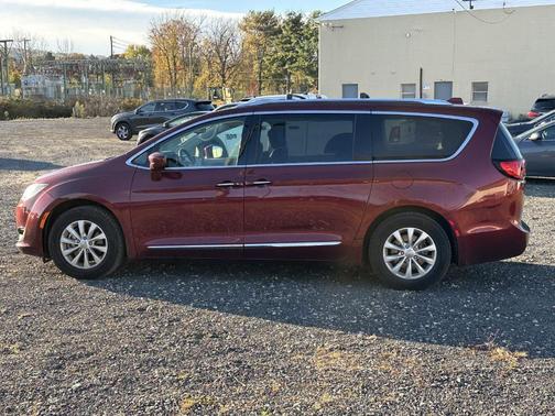2018 Chrysler Pacifica Touring-L
