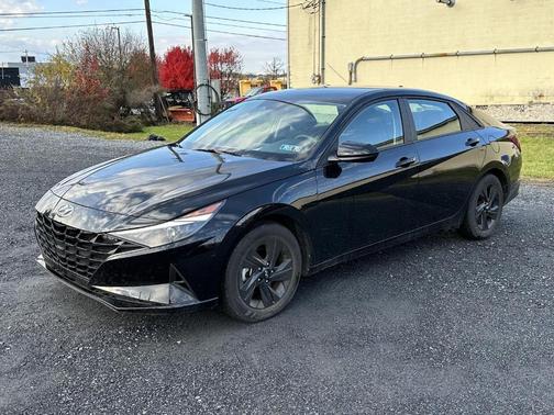 2023 Hyundai ELANTRA SEL