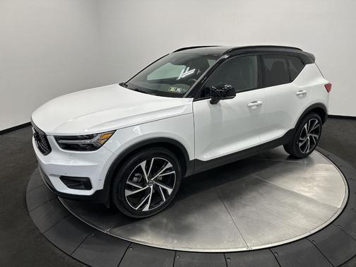2020 Volvo XC40 T5 R-Design