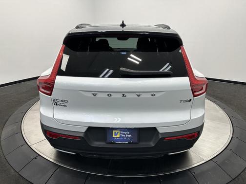 2020 Volvo XC40 T5 R-Design