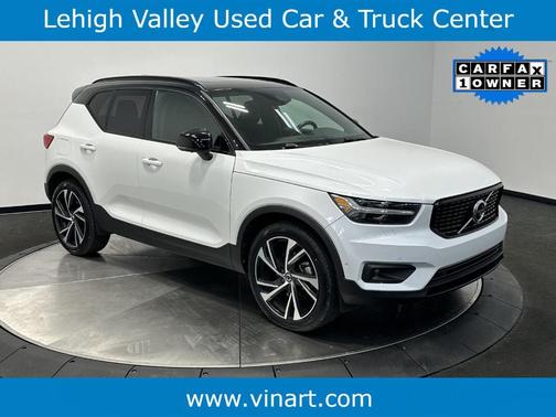 2020 Volvo XC40 T5 R-Design