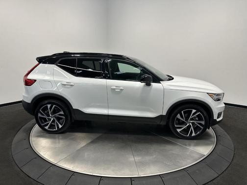 2020 Volvo XC40 T5 R-Design