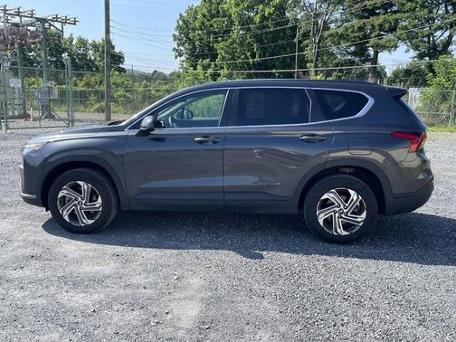 2022 Hyundai SANTA FE SE