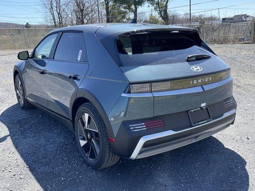 2025 Hyundai IONIQ 5 SE