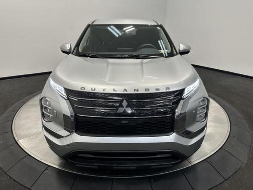 2022 Mitsubishi Outlander ES