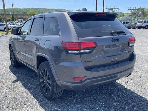 2017 Jeep Grand Cherokee Altitude