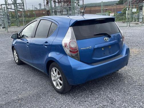 2013 Toyota Prius c Three