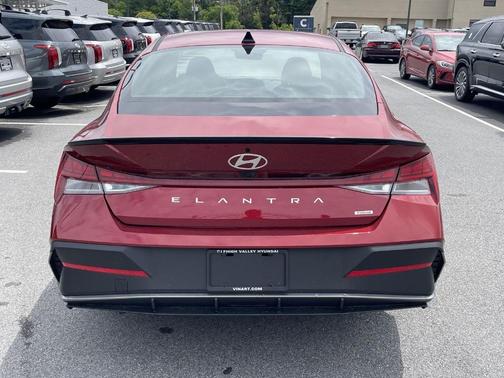 2025 Hyundai ELANTRA HEV SEL