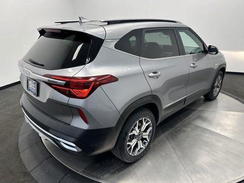 2022 Kia Seltos EX
