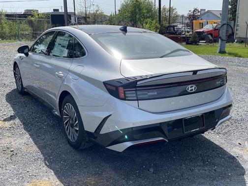 2025 Hyundai SONATA Hybrid Limited