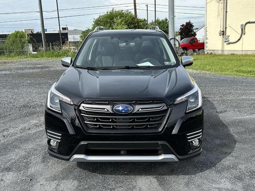 Crystal Black Silica 2022 Subaru Forester Touring