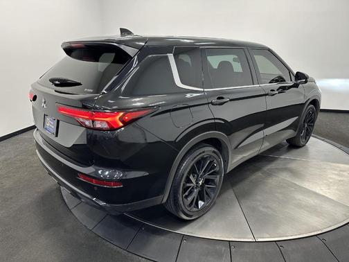 2022 Mitsubishi Outlander Black Edition