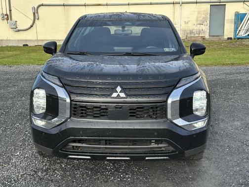 2022 Mitsubishi Outlander Black Edition