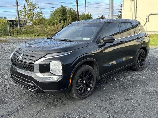 2022 Mitsubishi Outlander Black Edition
