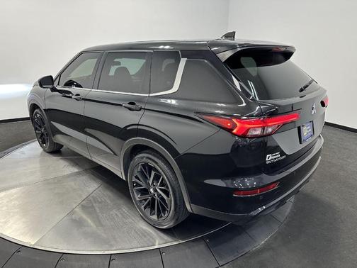 2022 Mitsubishi Outlander Black Edition