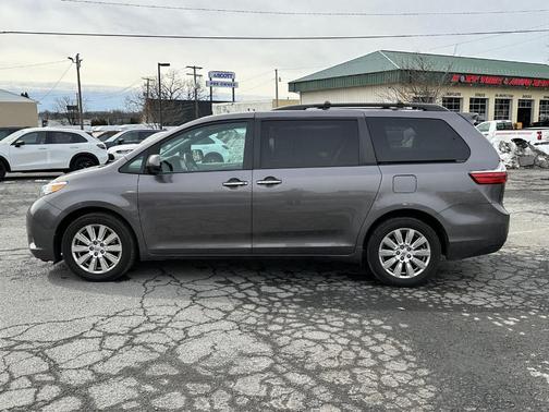2017 Toyota Sienna XLE Premium