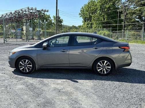 Gun Metallic 2020 Nissan Versa 1.6 SV