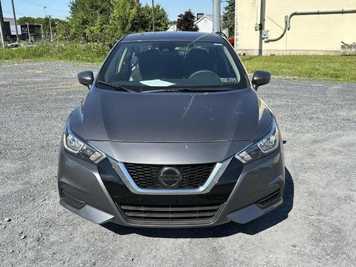 Gun Metallic 2020 Nissan Versa 1.6 SV