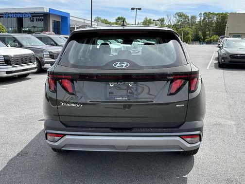 Green 2026 Hyundai TUCSON SE