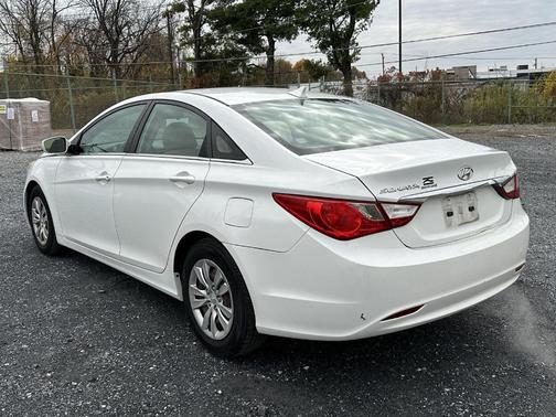 2011 Hyundai SONATA GLS