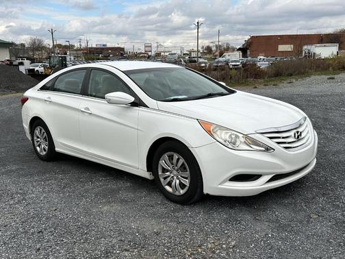 2011 Hyundai SONATA GLS
