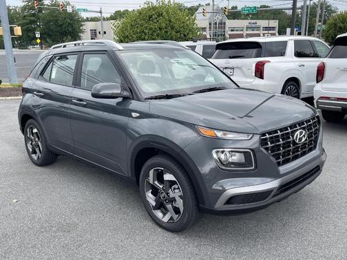 2025 Hyundai VENUE SEL