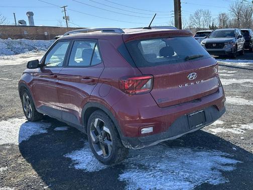 2023 Hyundai VENUE SEL