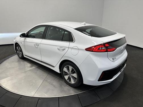 Ceramic White 2019 Hyundai IONIQ Plug-In Hybrid Limited