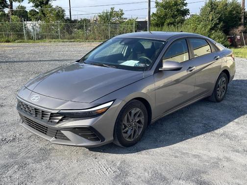 2024 Hyundai ELANTRA SEL