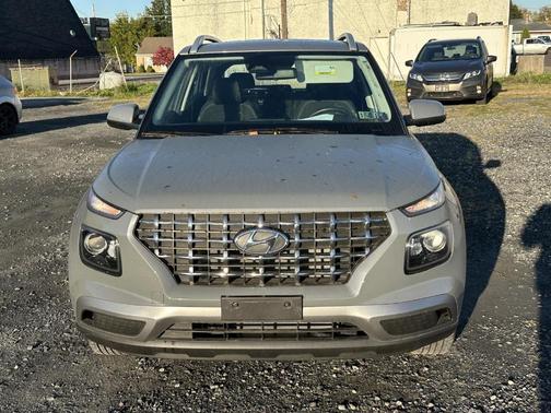 2023 Hyundai VENUE SEL