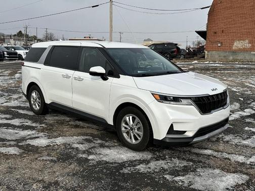 2023 Kia Carnival LX