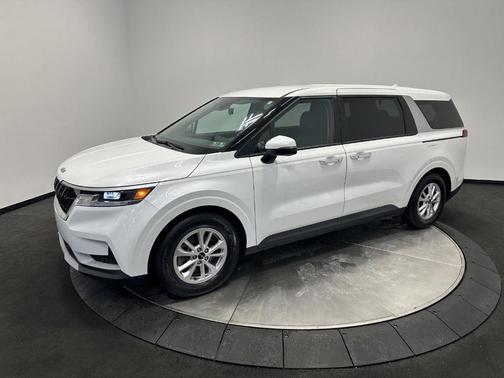2023 Kia Carnival LX