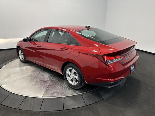 2023 Hyundai ELANTRA SE