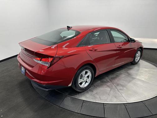 2023 Hyundai ELANTRA SE