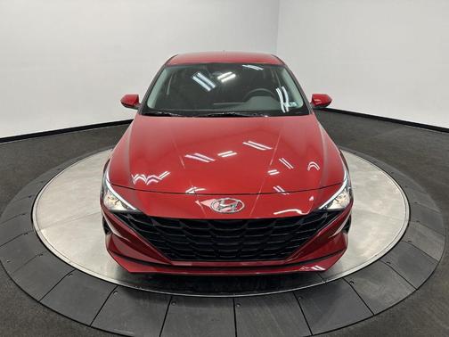 2023 Hyundai ELANTRA SE