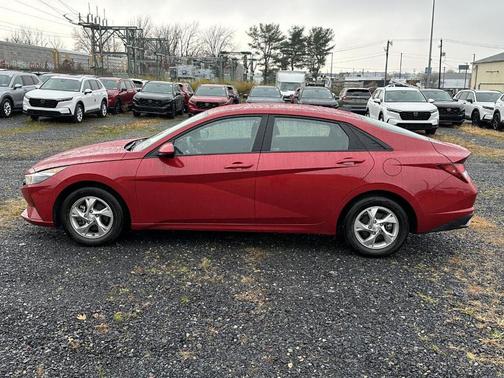 2023 Hyundai ELANTRA SE