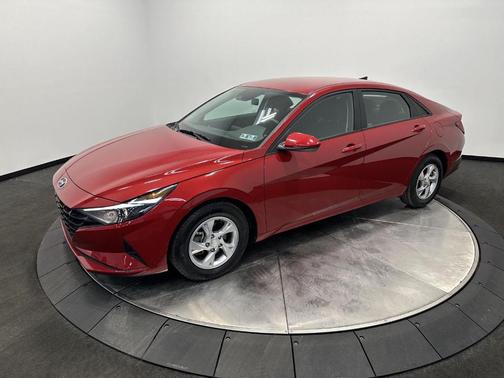 2023 Hyundai ELANTRA SE