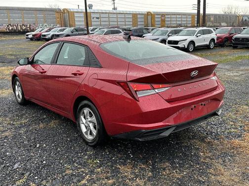 2023 Hyundai ELANTRA SE