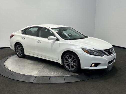 White 2018 Nissan Altima 2.5 SR