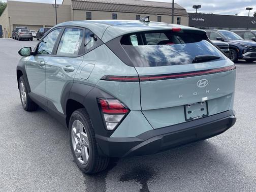 2025 Hyundai KONA SE