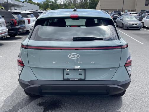 2025 Hyundai KONA SE