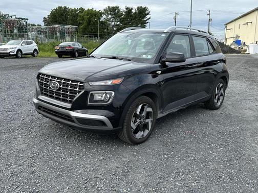 Onyx Black 2023 Hyundai VENUE SEL