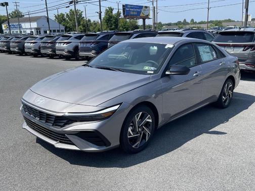 2025 Hyundai ELANTRA SEL Sport