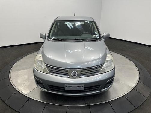 Magnetic Gray Metallic 2009 Nissan Versa 1.8 SL