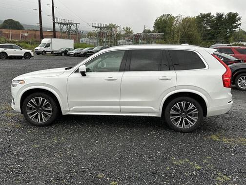 2021 Volvo XC90 T6 Momentum 7 Passenger