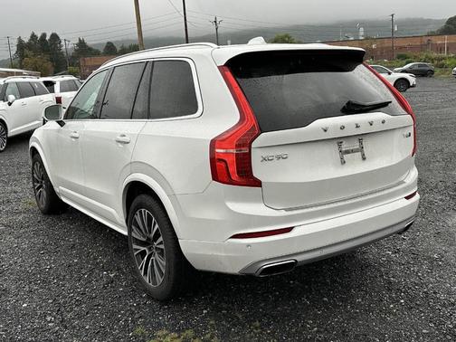 2021 Volvo XC90 T6 Momentum 7 Passenger