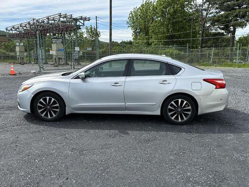 Brilliant Silver 2016 Nissan Altima 2.5 SV