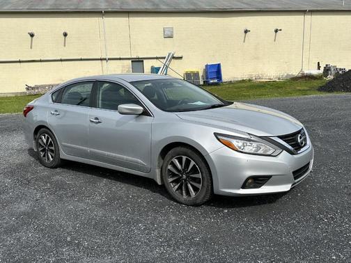 Brilliant Silver 2016 Nissan Altima 2.5 SV